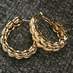 Gold Filled V Chain Link Hoop Earrings New